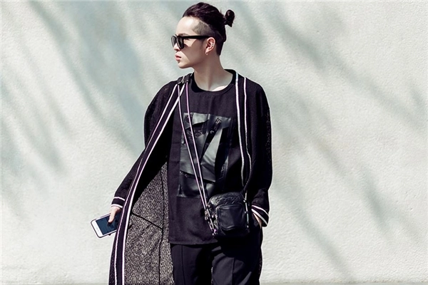 Street style chất miễn chê của giới trẻ sài thành mùa lễ hội cá tính