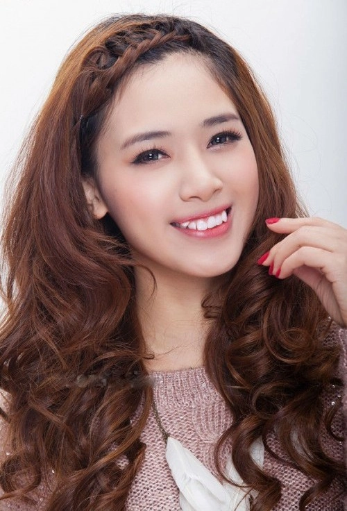 Tóc nhuộm màu nâu hạt dẻ dịu dàng xinh xắn sao kpop hàn quốc