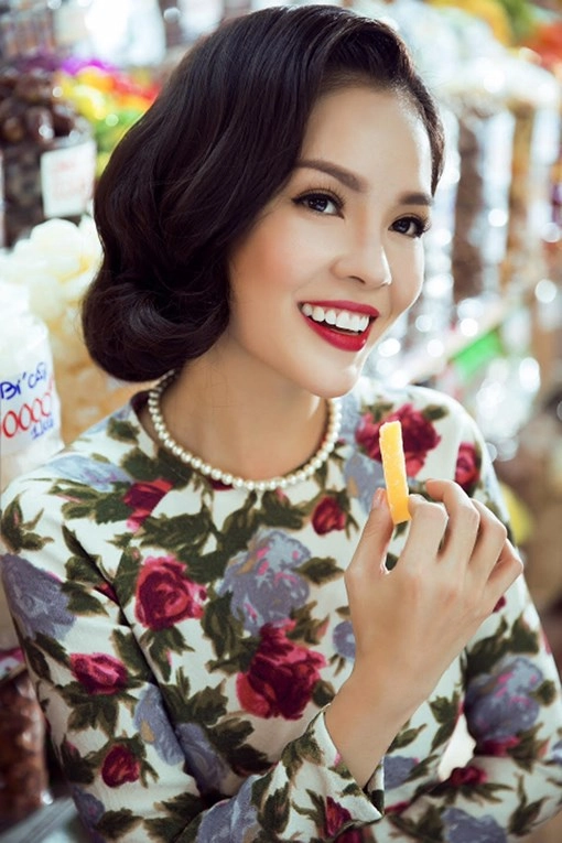 Tóc uốn xoăn ngắn cổ điển đẹp của mỹ nhân việt