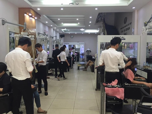 Chuỗi salon tóc thu hút hàng nghìn lượt khách hàng