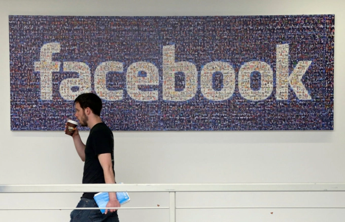 Facebook khóa tài khoản đòi người dùng upload ảnh selfie