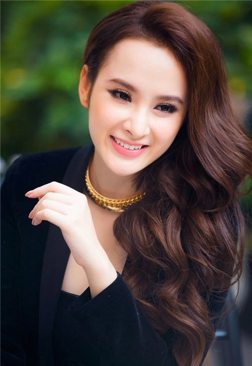 Song trinh chiếm lĩnh thảm đỏ đầu năm khiến mọi người ngưỡng mộ