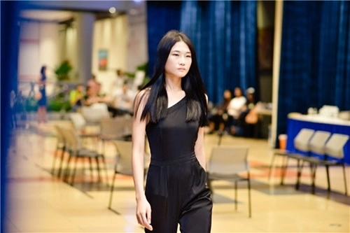 Lê thúy - kha mỹ vân tái xuất thời trang trong nước