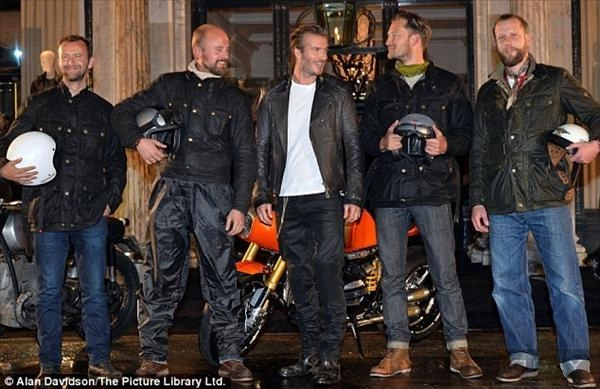 Thời trang biker man david beckham nam tính và bụi bặm