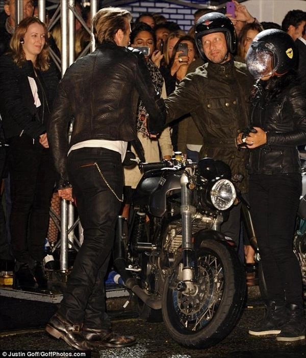 Thời trang biker man david beckham nam tính và bụi bặm