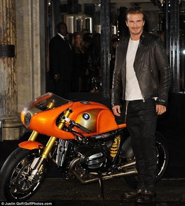 Thời trang biker man david beckham nam tính và bụi bặm