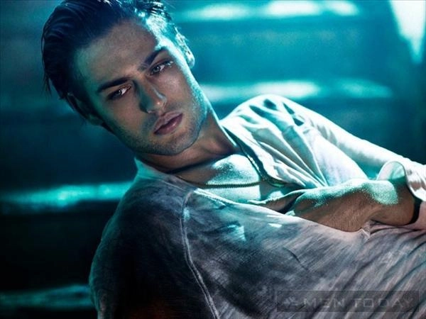 Thời trang douglas booth cho chàng đa phong cách trên flaunt