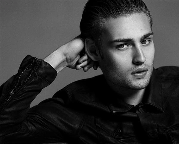 Thời trang douglas booth cho chàng đa phong cách trên flaunt