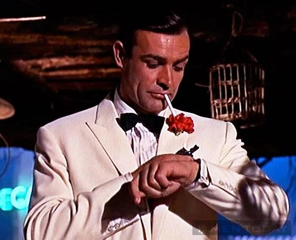 Cùng diện suit và tuxedo lịch lãm sang trọng như james bond mạnh mẽ