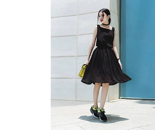 Những mẫu thời trang đắt xắt ra miếng của thời trang đường phố