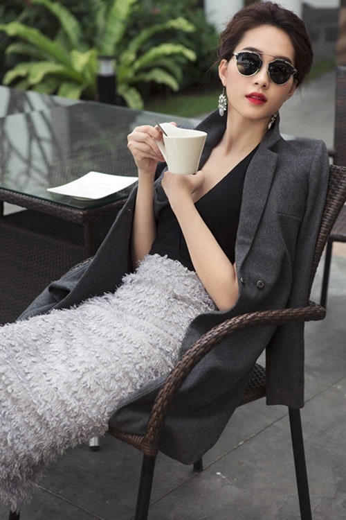 Phong cách sở thích đeo khuyên tai của hoa hậu việt độc đáo