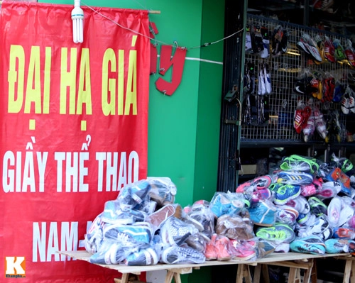 Cẩn thận với hàng đại hạ giá bên ngoài nhé