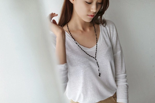 Mẹo chọn đồ cho vai u cổ ngắn vẫn đẹp như lý nhã kỳ