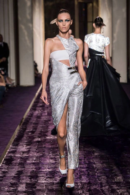 Thương hiệu versace cao cấp thu đông hút mọi ánh mắt