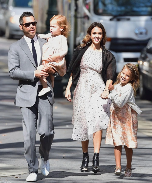 Ảnh đầu tiên trong phim của jolie-pitt
