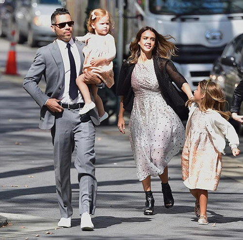 Ảnh đầu tiên trong phim của jolie-pitt