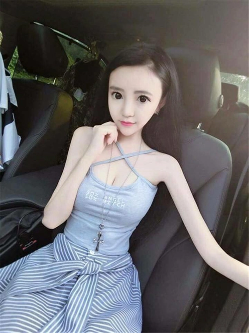 Cô gái 15 tuổi vẫn tự nhận là hot girl khi chỉ nặng 20kg