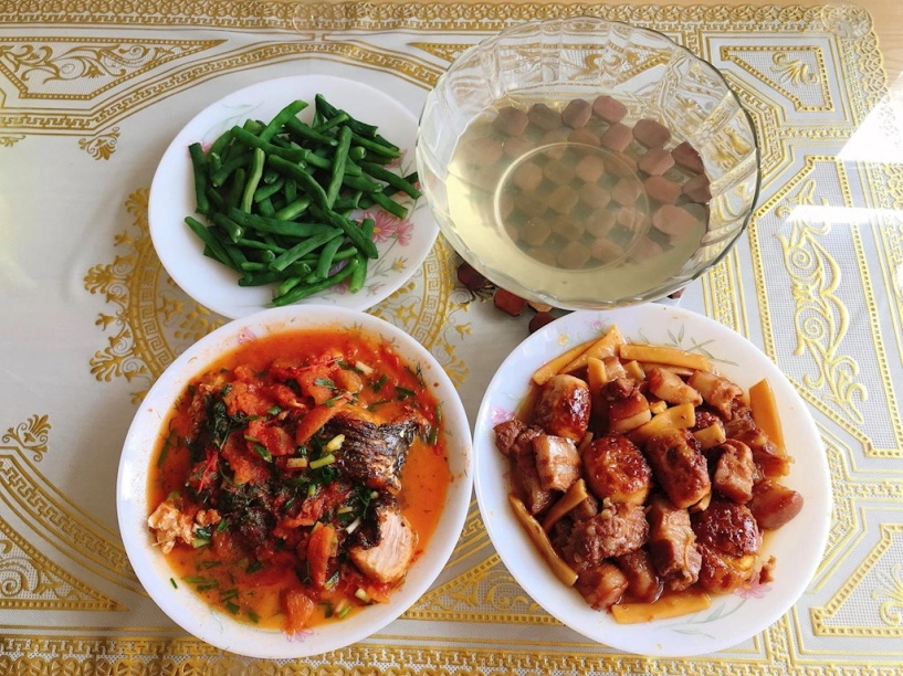 9x trường báo xinh đẹp trần anh thư nấu ăn ngon và mê bóng đá