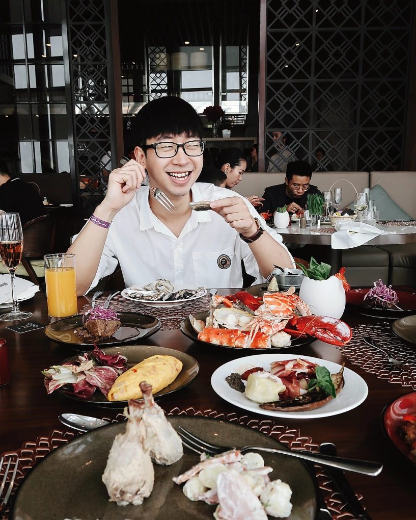 Anh chàng chuyên review đồ ăn với chất giọng hà nội hấp dẫn