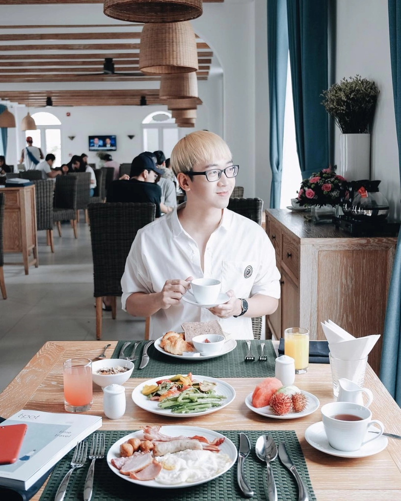 Anh chàng chuyên review đồ ăn với chất giọng hà nội hấp dẫn