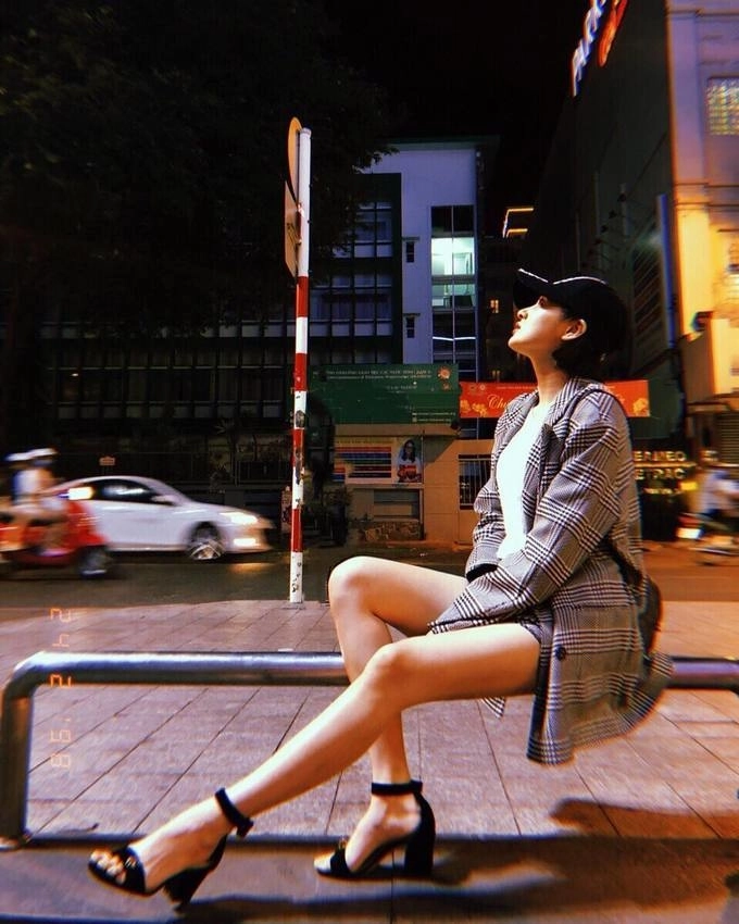 Blazer kẻ caro chính là item được lòng cả sao việt lẫn sao hàn
