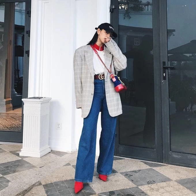 Blazer kẻ caro chính là item được lòng cả sao việt lẫn sao hàn