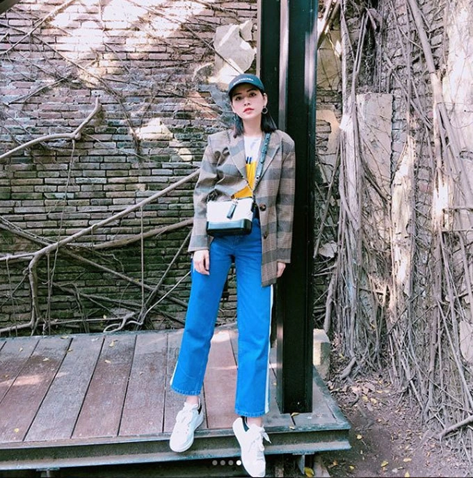 Blazer kẻ caro chính là item được lòng cả sao việt lẫn sao hàn