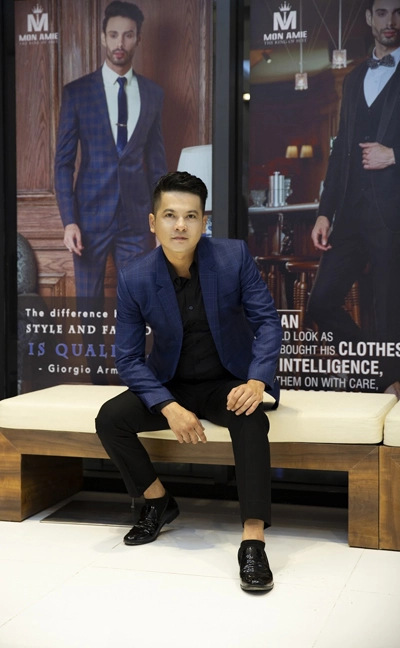 Bst suit được mon amie ra mắt dịp khai trương showroom