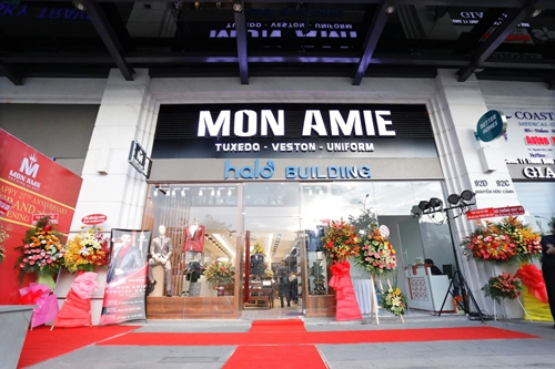 Bst suit được mon amie ra mắt dịp khai trương showroom