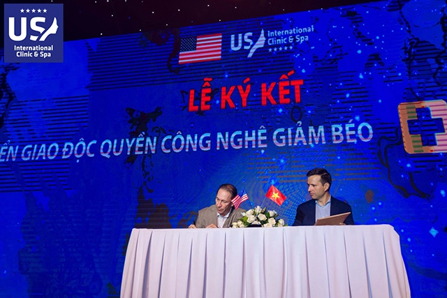 Ca sĩ hà hồ thu phương gây chú ý tại sự kiện của us international