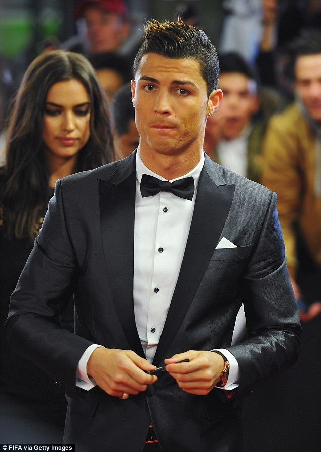Cầu thủ cr7 đào hoa vì ăn vận lịch lãm khiến nhìu nàng mê mệt