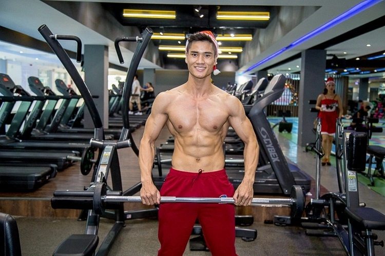 Cơ bắp của dàn ông già noel chuẩn soái ca hấp dẫn