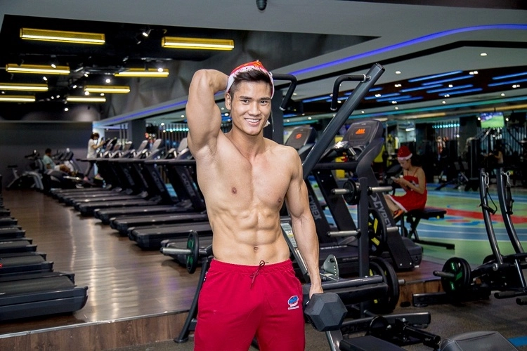 Cơ bắp của dàn ông già noel chuẩn soái ca hấp dẫn