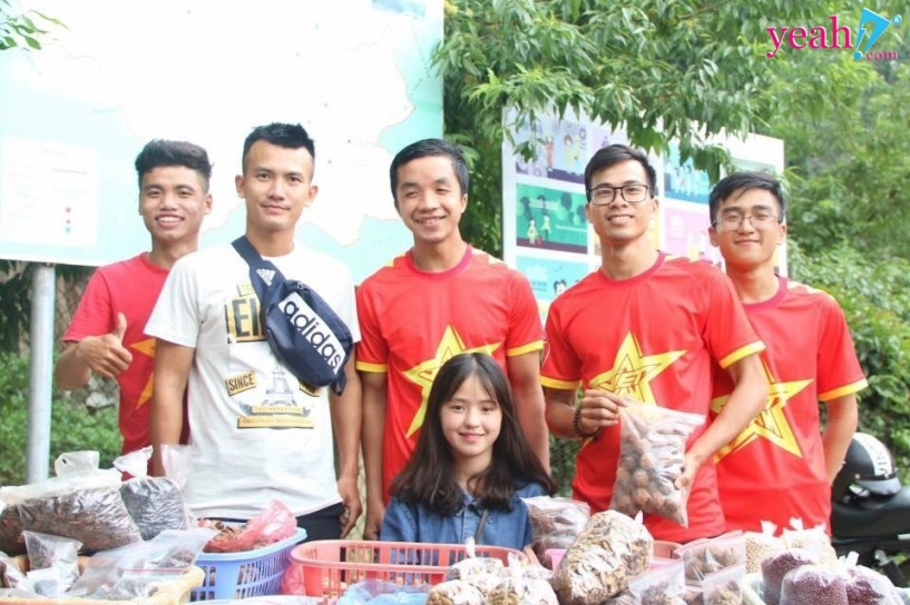 Cô bé hmông sở hữu vẻ đẹp thiên thần xôn xao mxh