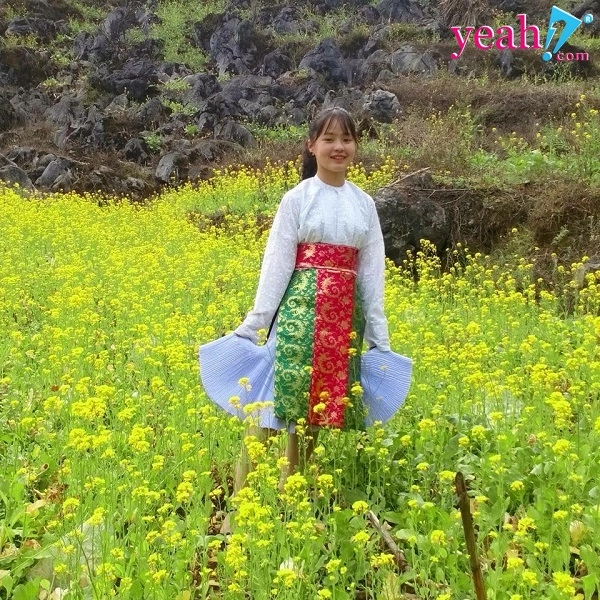 Cô bé hmông sở hữu vẻ đẹp thiên thần xôn xao mxh