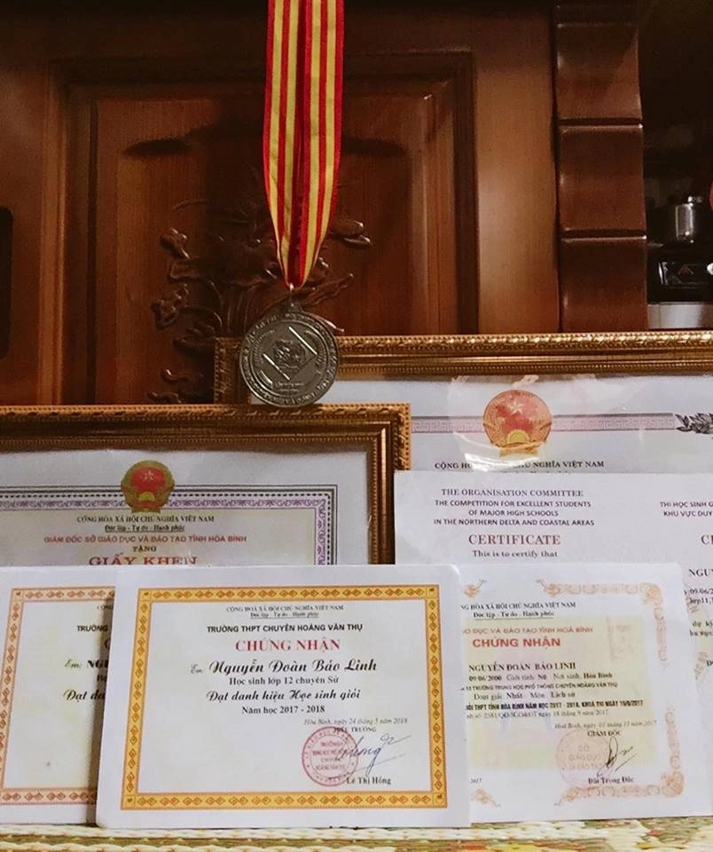 Cô nàng 10x xinh đẹp tài năng học giỏi