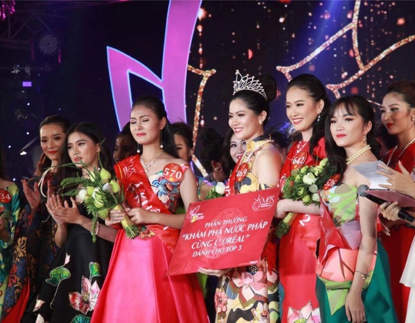Cô nàng đất cảng vũ hương gian rạng ngời tại hoa hậu việt nam 2018