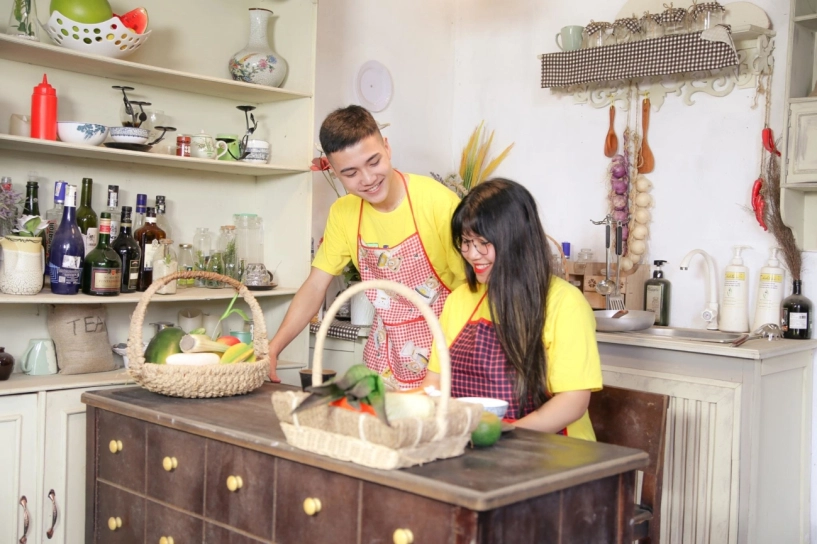 Cô nàng siêu vòng 1 khoe ảnh ngọt ngào bên bạn trai