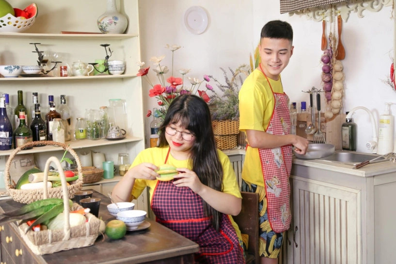 Cô nàng siêu vòng 1 khoe ảnh ngọt ngào bên bạn trai