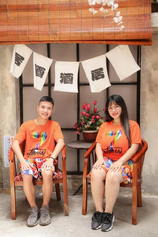 Cô nàng siêu vòng 1 khoe ảnh ngọt ngào bên bạn trai