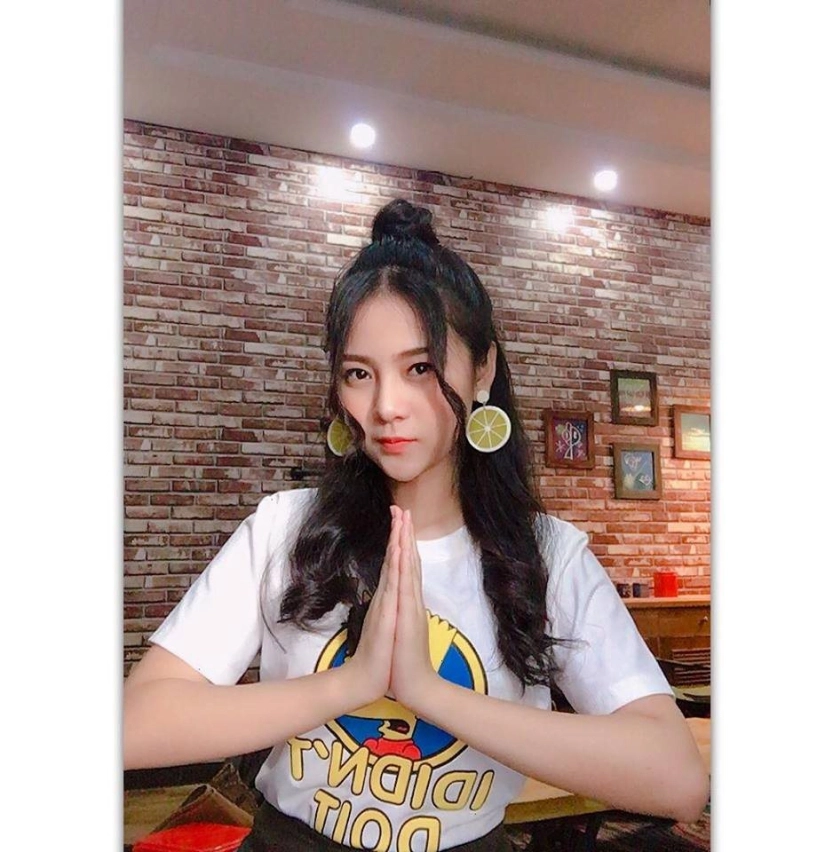 Cùng ngắm nhan sắc em gái mưa gây sốt mxh