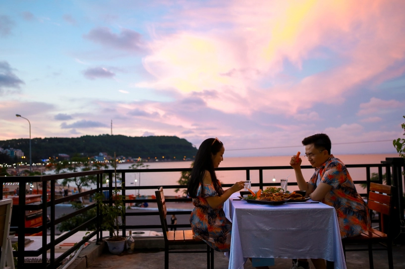 Đại nghĩa rủ rê ốc thanh vân trốn chồng cùng mình lãng mạn