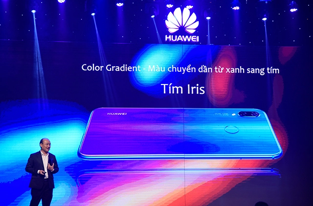 Điện thoại huawei nova 3i ra mắt với 4 camera ai độc đáo
