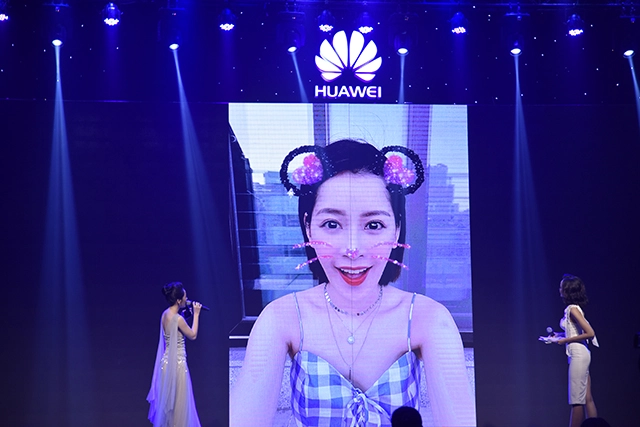 Điện thoại huawei nova 3i ra mắt với 4 camera ai độc đáo