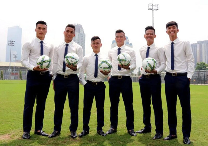 Học lỏm cách mix jean theo chuẩn soái ca