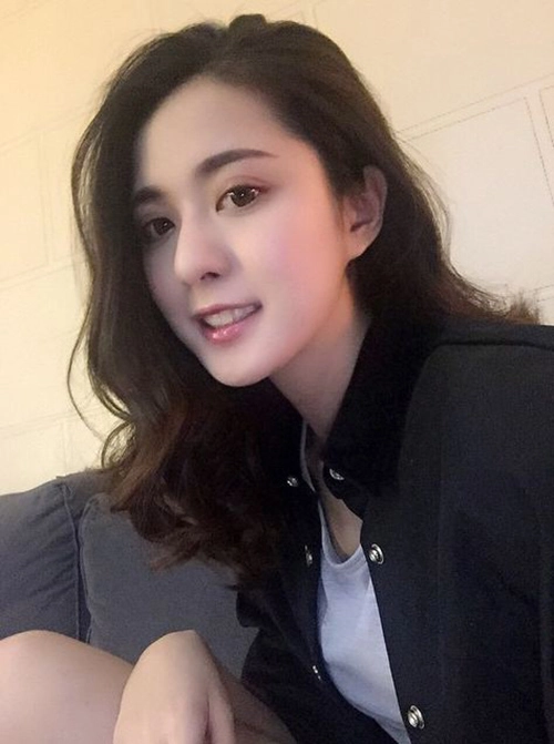 hot girl ngủ gật gây sốt mạng xã hội hiện nay