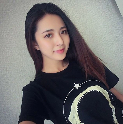 hot girl ngủ gật gây sốt mạng xã hội hiện nay