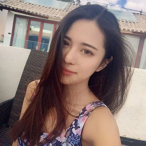 hot girl ngủ gật gây sốt mạng xã hội hiện nay