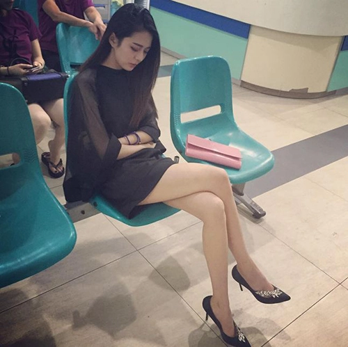 hot girl ngủ gật gây sốt mạng xã hội hiện nay