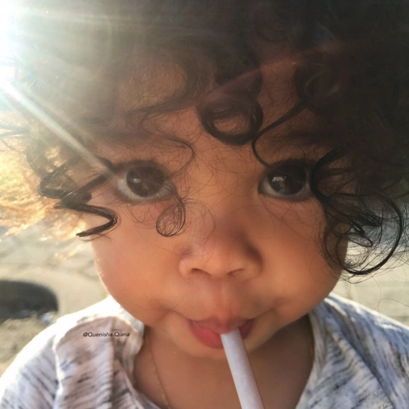 Hotkid hà lan gây sốt với phong cách thời trang 2 tuổi